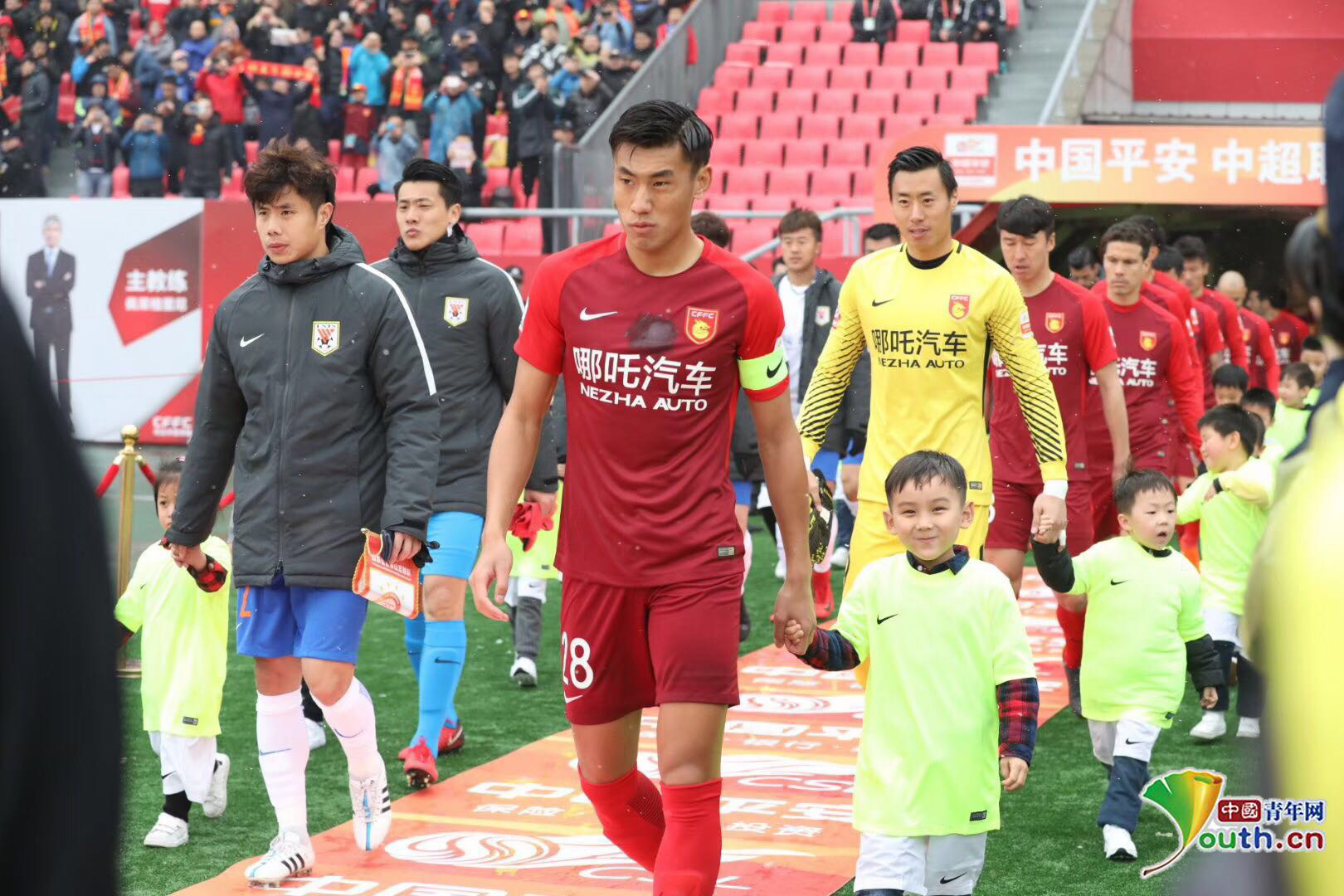 与家人彼