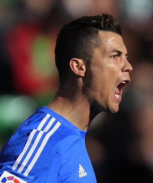 主教练生病离场！魔术主帅莫斯利本场能否回归成疑